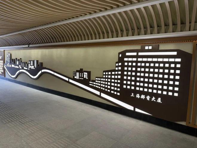 改造后→上海火车站旁这条地下通道焕新“亮”相！市民路过：安全又安心！(图4)