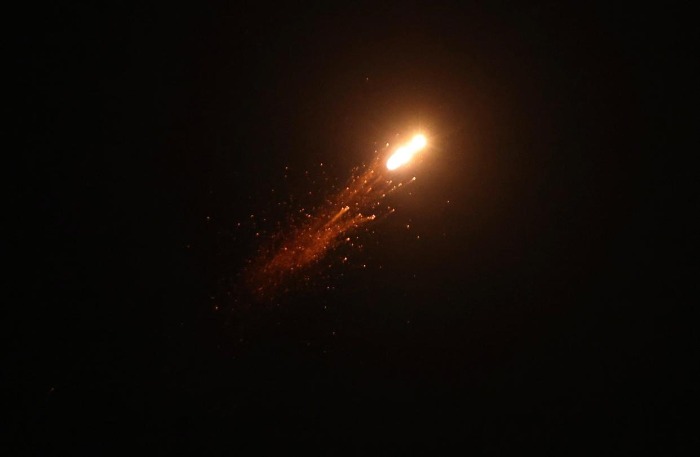 美国巨型钻地弹能摧毁伊朗地下核设施吗？专家：一枚不太够(图1)