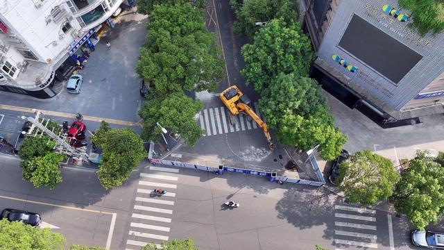 防洪治污两不误 育才路雨水箱涵施工启动(图1)