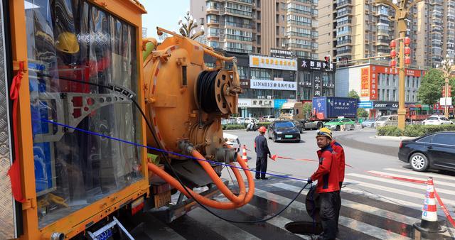 防洪治污两不误 育才路雨水箱涵施工启动(图2)