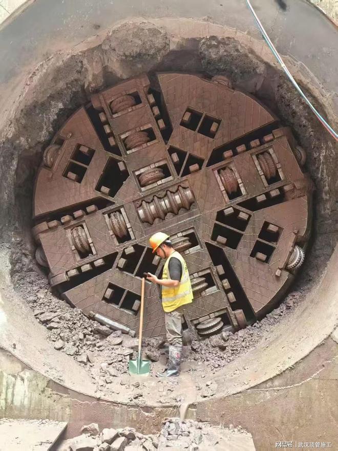 武汉非开挖顶管施工地下管道修复地埋管道水泥管顶管黄冈黄州(图1)