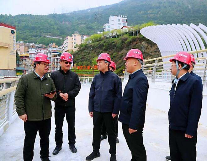 沈阳在康定市调研城市更新工作(图1)