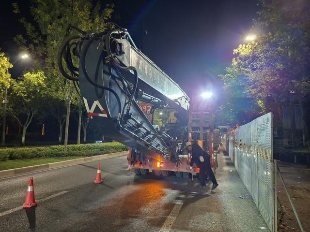 高效攻坚！郑州城管全速推进金水路道路病害整治(图1)