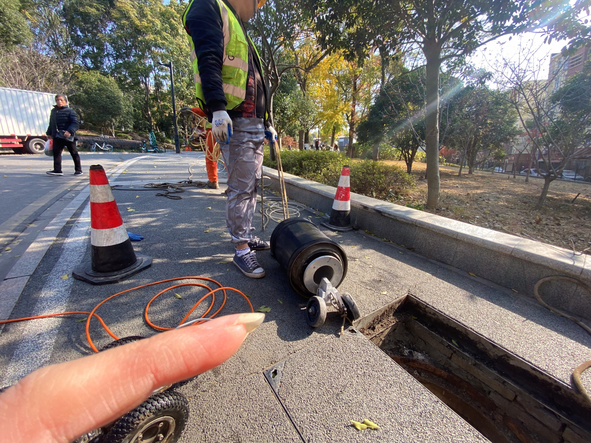 资兴市唐洞街道：水库除险加固施工忙(图1)