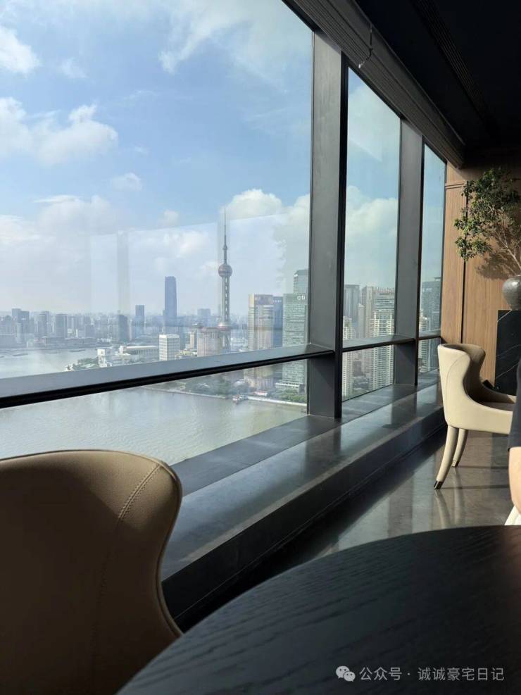 豫外滩官方售楼处电话(豫外滩)官方网站-营销中心欢迎您-楼盘详情最新价格-户型图-容积率@2026售楼处百度AI热搜(图1)