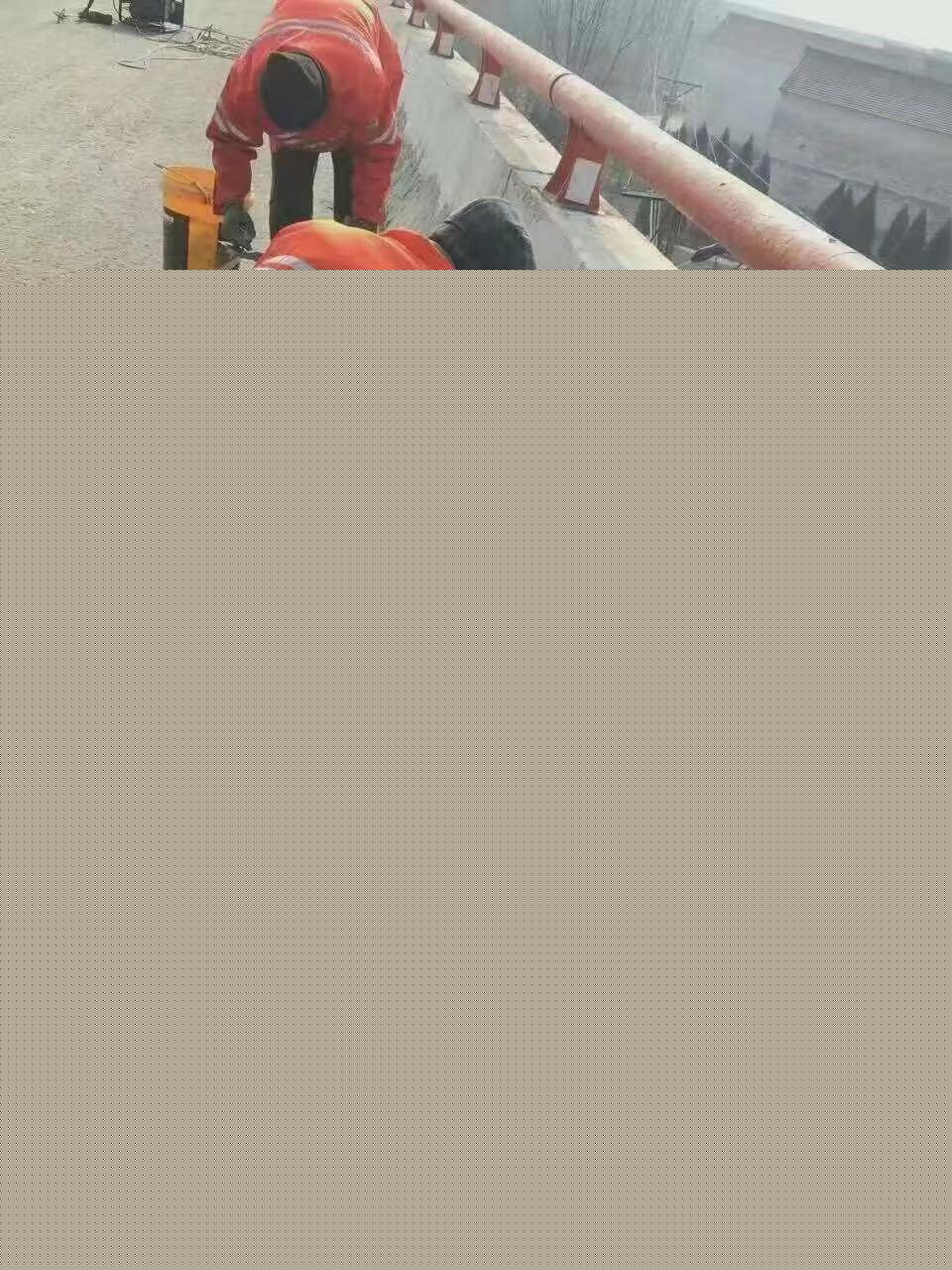 关于腾冲机场一级路K4+300处涵洞及边坡水毁修复施工的通告(图1)