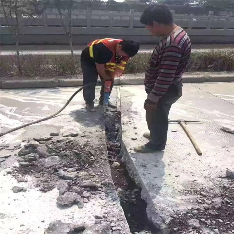 外眼看东丽 《今晚报》刊发：东丽区2026年20项民心工程45项举措惠民生 从“小家”幸福到“大家”发展 安居乐业进行时(图1)