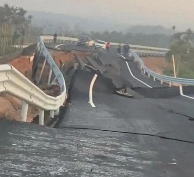 海南琼海博鳌一在建道路还未投入使用即坍塌事发前一周当地无明显降雨道路尚未通车省交通厅：正在修复核查后将严肃追责(图1)