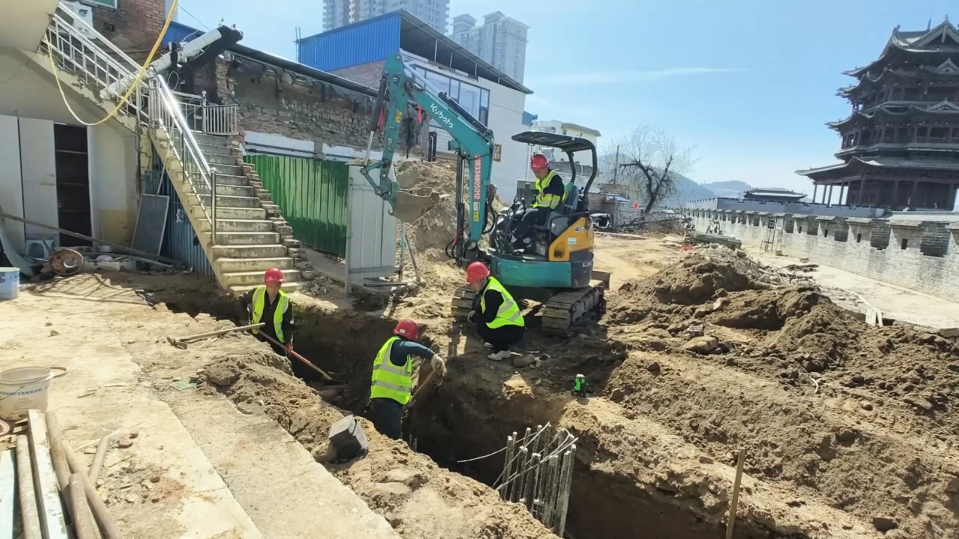 有回音丨吕梁五四街塌陷路面修复全力推进中 预计5月20日通车(图4)