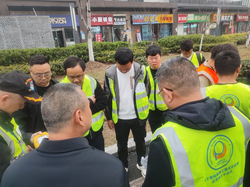 潍坊经济区率先发力 精准对接推进地下管线补测补绘工作(图1)